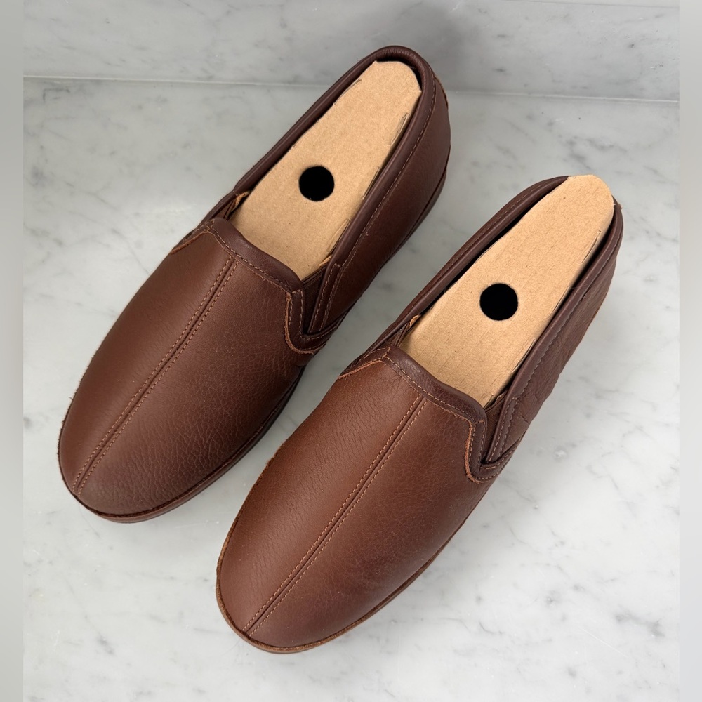 NEW, unworn Men's Elkhide Slippers, size 11